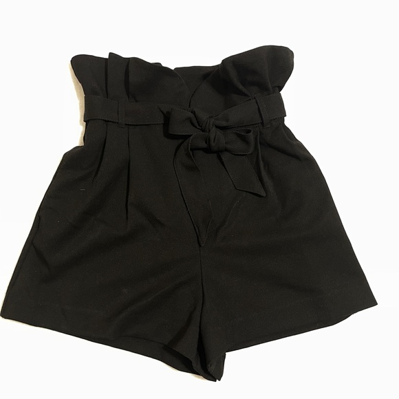 Zara Black Paperbag Shorts High
Waisted Size L NEW - Picture 3 of 10